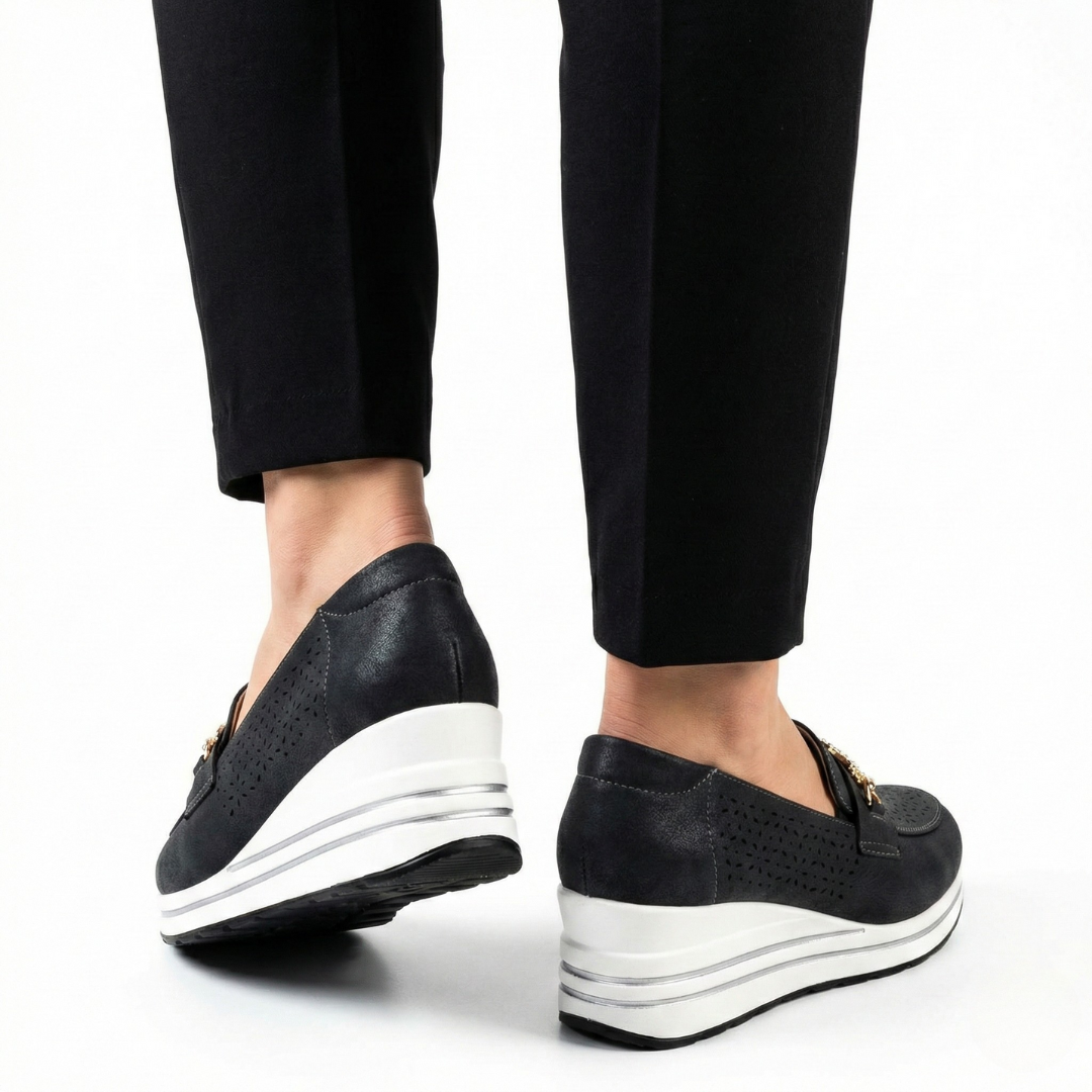CUSHIONAIRE Mocassino Donna Con Memory Foam - Slip On Comodo E Morbido CUSHIONAIRE Mocassino Donna Con Memory Foam - Slip On Comodo E Morbido