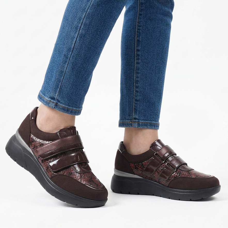 Asia - Sneakers comfort con strappo
