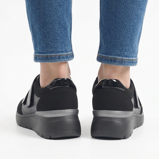 Asia - Sneakers comfort con strappo