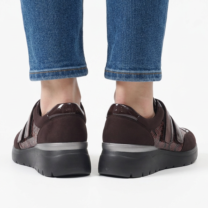 Asia - Sneakers comfort con strappo