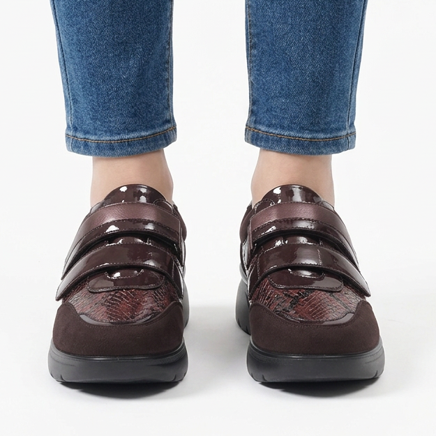 Asia - Sneakers comfort con strappo