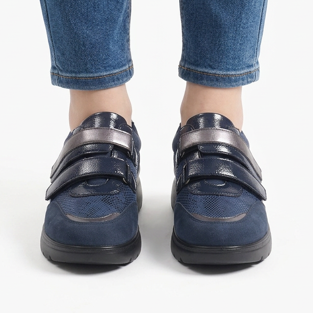 Asia - Sneakers comfort con strappo