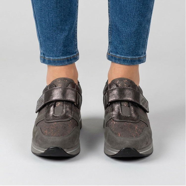 Zelinda - Sneakers comoda donna con zeppa
